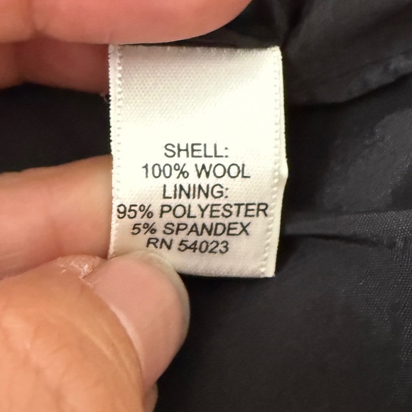 Banana Republic Black Wool Pencil Skirt. - New - Picture 2 of 8